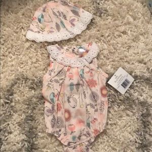 NWT Little Beginnings bubble onesie hat set